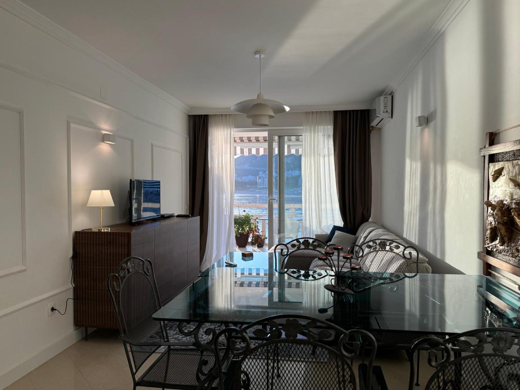 Front Row Sunset Apartment